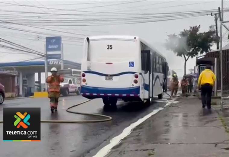 Por segunda vez en la semana un bus se incendia en San José Teletica