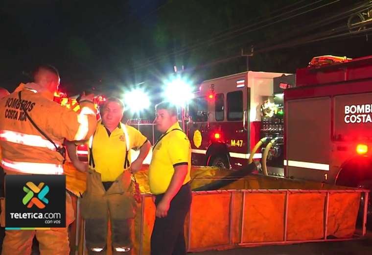 Bomberos logran apagar enorme incendio en El Coyol tras más de 10 horas