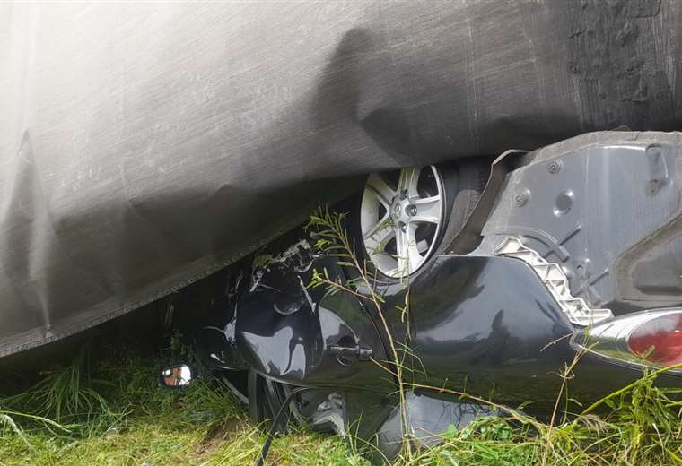 Dos Personas Sobreviven A Un Aparatoso Accidente En Puntarenas Teletica