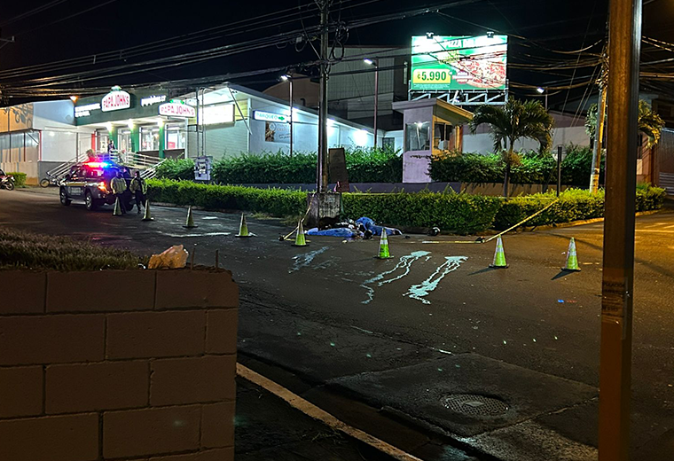 Pareja Muere Tras Chocar Con Poste En Alajuela Teletica