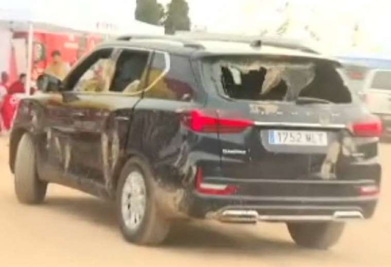 Video Ciudadanos En Valencia Arremeten Contra El Carro Del Presidente