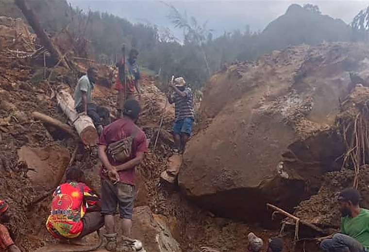 Papúa Nueva Guinea reporta más de 2 000 personas sepultadas en