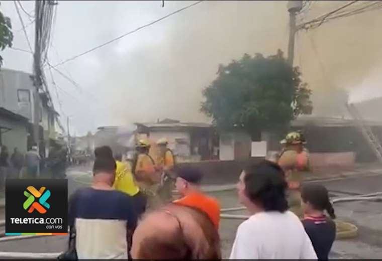 Video Incendio Consumi Cuatro Casas En Pavas Teletica