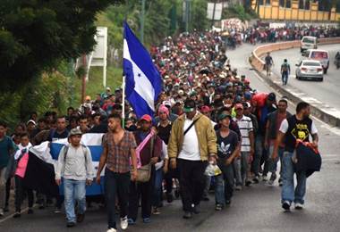 Primera gran caravana migrante centroamericana cumple un mes de