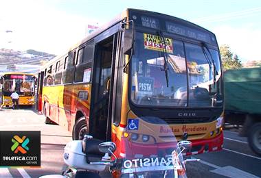 Usuarios que utilizan el servicio de bus de San José a Heredia por pista no sufrirán interrupciones