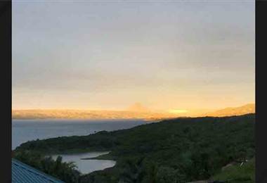 Cerros y volcanes de la Zona Norte se tiñeron de anaranjado