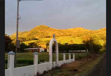 Cerros y volcanes de la Zona Norte se tiñeron de anaranjado