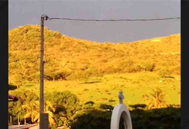 Cerros y volcanes de la Zona Norte se tiñeron de anaranjado