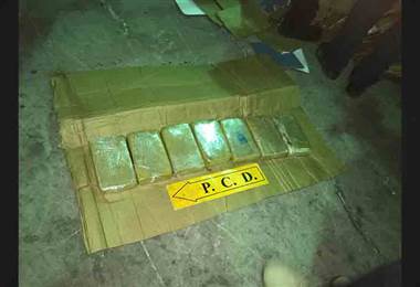 Policia de control de drogas decomisa 300 paquetes de droga
