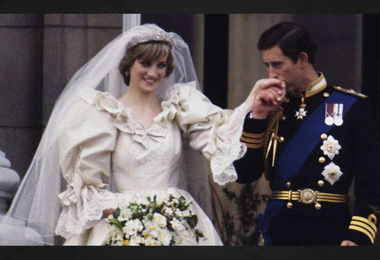 Un trozo del pastel de bodas de la princesa Diana será subastado