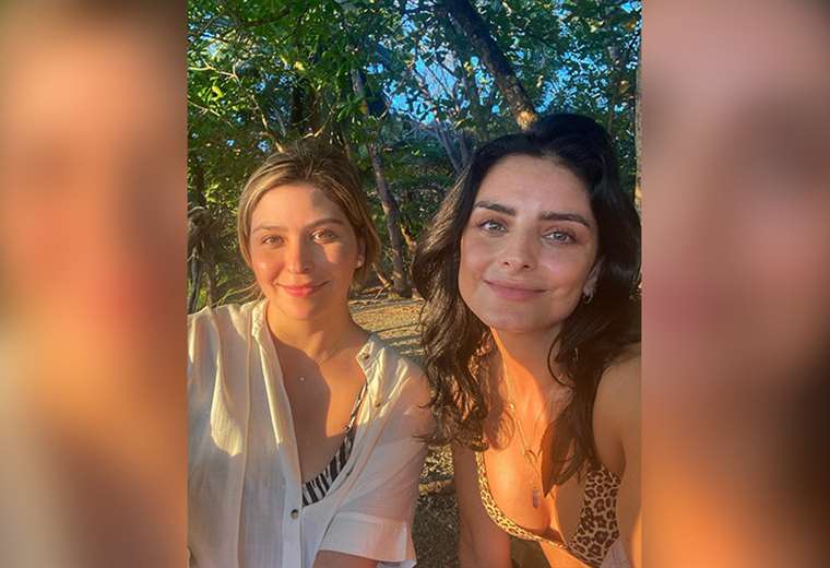 Actriz Aislinn Derbez difruta del 'Pura Vida'