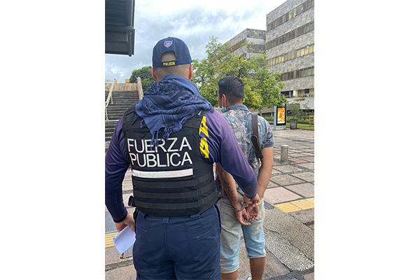 San José: Detienen a venezolano sospechoso de agredir a hijo menor en vía pública