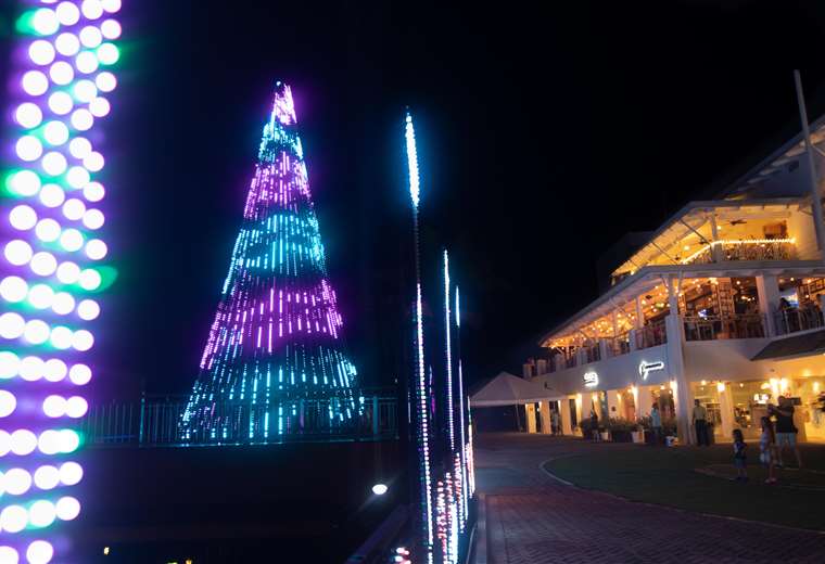 Navidad llega a Quepos con espectáculo llamado Iluminous