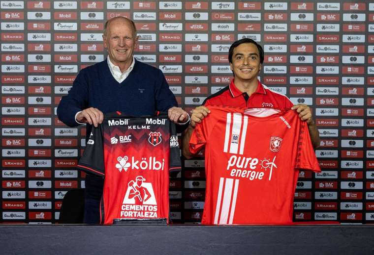 Alajuelense y Twente firman acuerdo de cooperación.