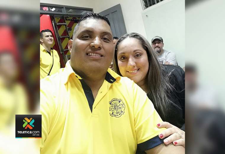 Con corazón de oro, así recuerda su esposa al bombero Andrés López