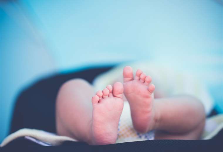Condenan a mujer por adoptar bebé por medio de una red social