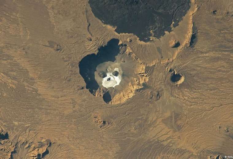 Astronauta observa la Tierra desde EEI y ve calavera gigante en desierto del Sahara