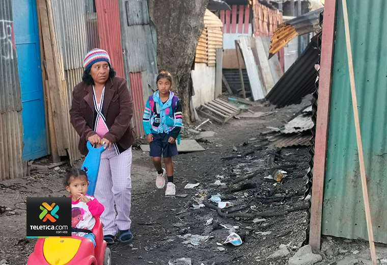 Incendio en precario 'Los Huevitos', Alajuela