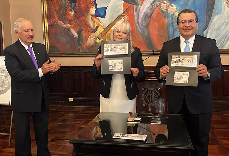 Correos de Costa Rica celebra centenario del Club Unión con diseño de estampilla