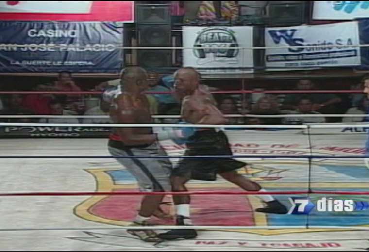 Exboxeador Carl Davis