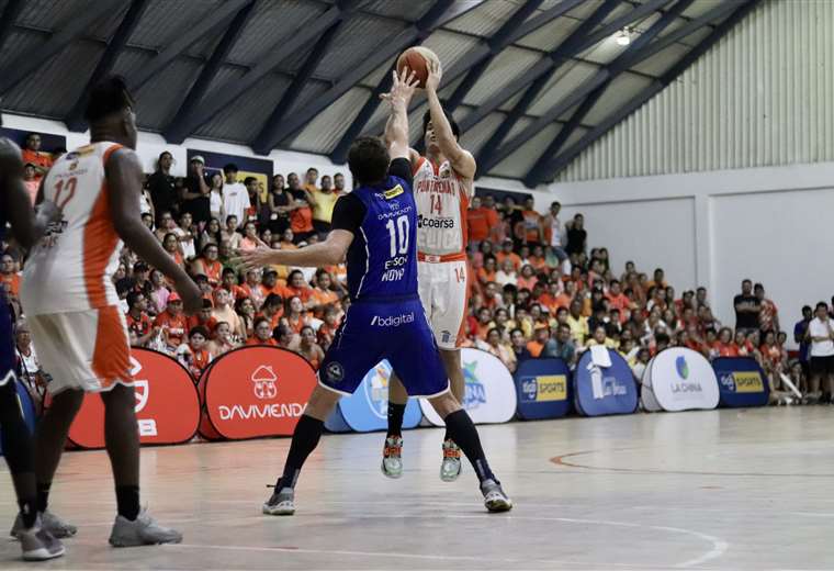 PFC Pelicans ante Escazú