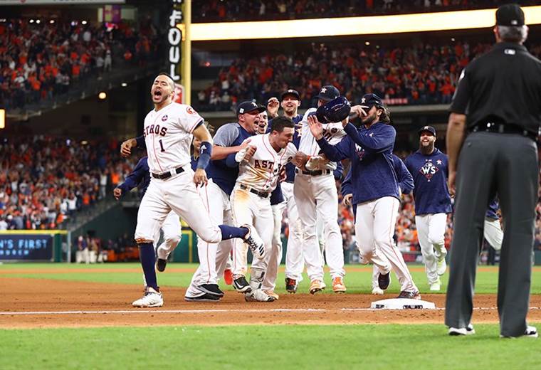 Los Astros de Houston se dejaron el quinto juego de la Serie Mundial.|MLB en Twitter