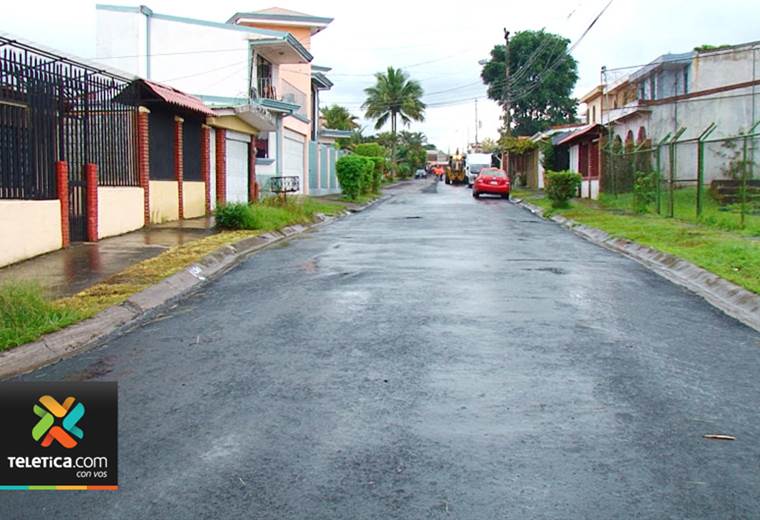 Habitantes de la urbanización Tauro en Desamparados al fin tienen la calle buena