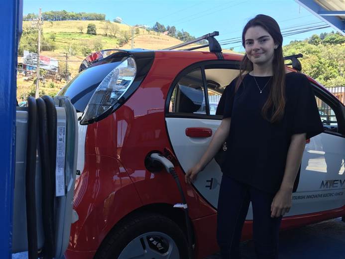 Autos eléctricos se abren paso en las calles de Costa Rica Teletica