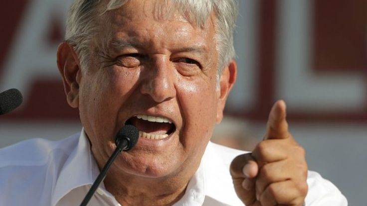 Presidente mexicano López Obrador anuncia que tiene COVID-19