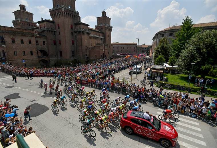 UCI amplía hasta el 1 de junio la suspensión del calendario ciclista
