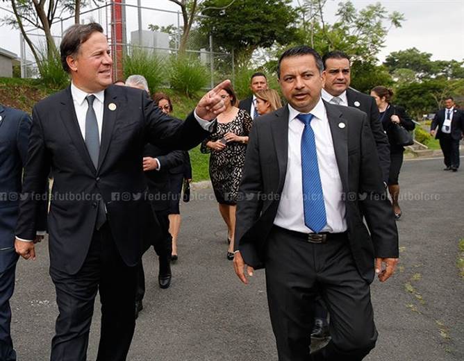 Presidente de Panamá visitó el Proyecto Gol en busca de ideas para impulsar fútbol