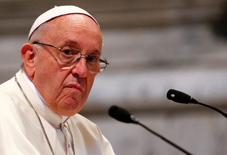El papa Francisco acepta renuncia de tres obispos de Chile tras lío por abusos sexuales de menores