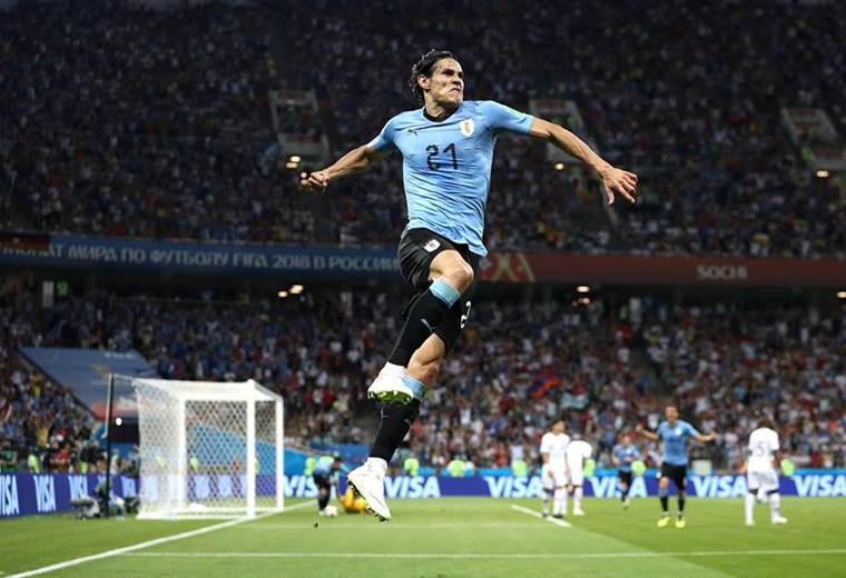 Cavani fue el héroe en la victoria de Uruguay con un doblete. Facebook FIFA World Cup