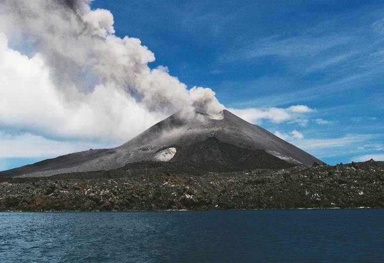 Cómo la erupción del volcán de Krakatoa en 1883 afectó los vuelos en avión