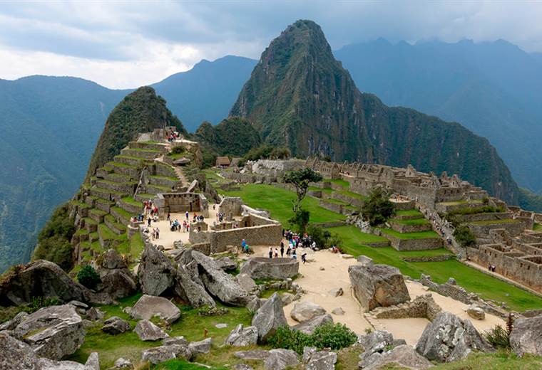 Hallan nuevos andenes bajo la Plaza Sagrada de Machu Picchu