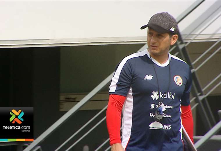 Rónald González espera igualar el balance positivo en debut de técnicos ticos en La Sele