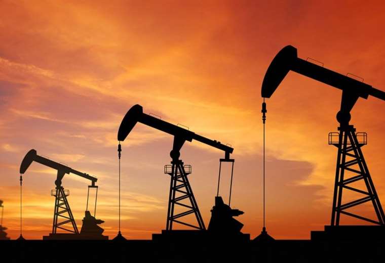 Reservas de petróleo aumentan más de lo esperado en EE.UU.