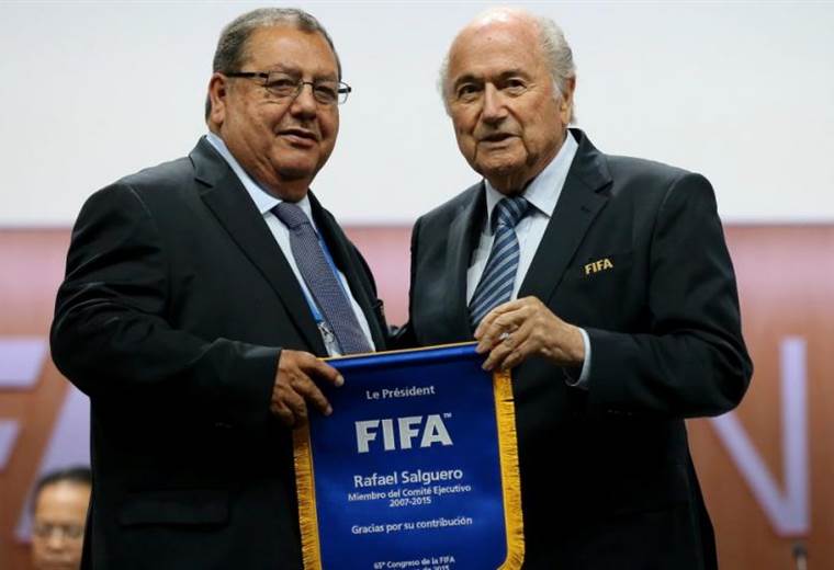 FIFA sanciona a expresidente de Federación de Guatemala por corrupción