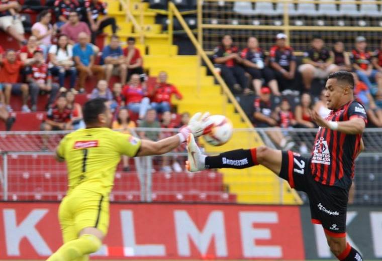 Alajuelense golea a Guadalupe en su despedida del Clausura 2019