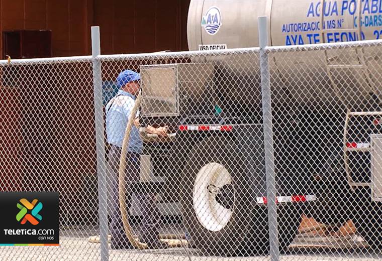 500.000 litros de agua suministra AYA a diario en cisternas a centros prioritarios