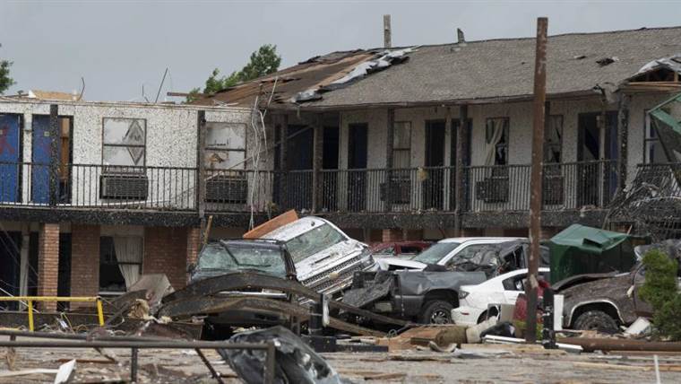 Tornado deja un muerto y varios heridos en Alabama