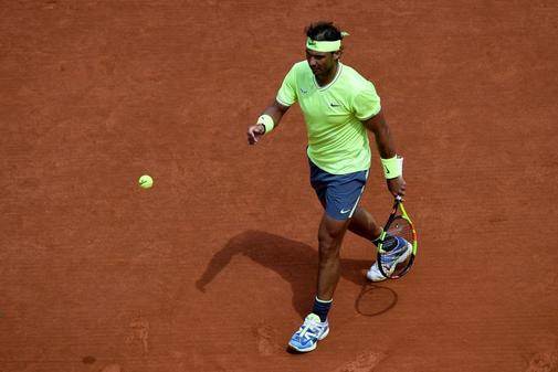 Rafael Nadal se pasea en segunda ronda en Roland Garros