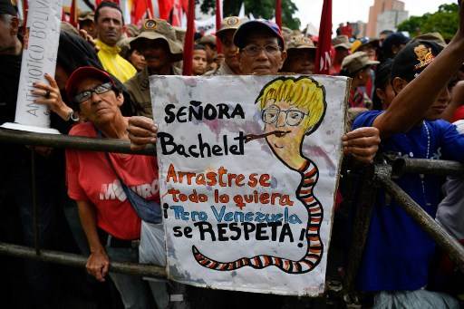 Seguidores de Maduro se movilizan en rechazo a "sesgado" informe de DDHH de Bachelet