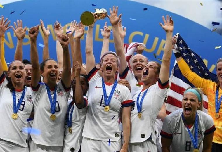 Federación de fútbol de EE. UU. se compromete a pagar por igual a hombres y mujeres