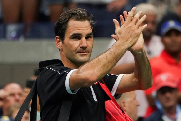 Roger Federer se declara baja antes de octavos de Roland Garros