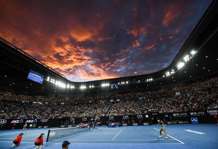 Veinticinco tenistas más privados de entrenamiento en Australia
