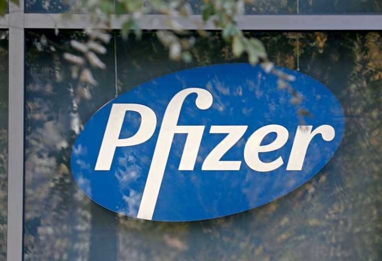Pfizer comienza ensayos clínicos con fármaco oral contra COVID