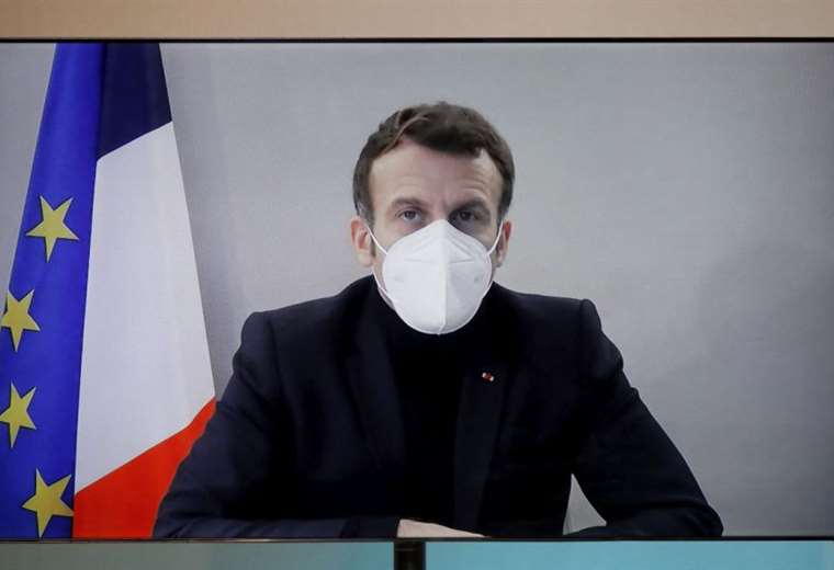 Tras dar positivo al COVID-19, Macron dice que está "bien" 