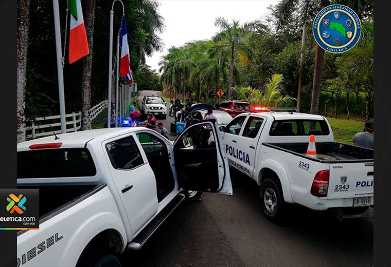Detienen a turistas sospechosos de robar pantallas de hotel en Puntarenas