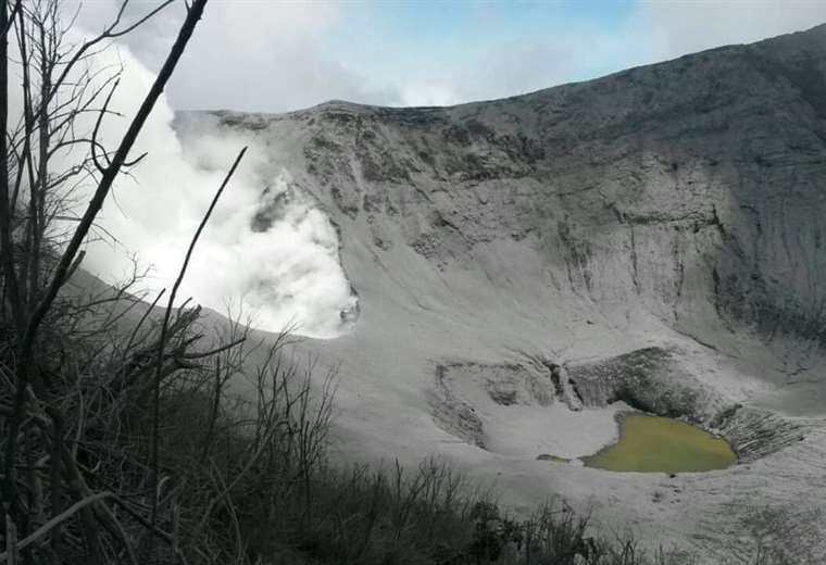 “Volcán Turrialba se está enfriando, pero el magma del Rincón de la Vieja va en aumento”